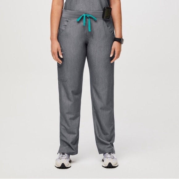 Figs Kade Cargo Scrub Pants Straight Leg 4 Pocket Graphite Gray Large Petite - Picture 1 of 12